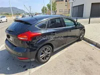 Usado Ford Focus Trend 125 CV (91 kW) 2016 Negro Berlina