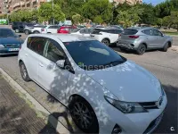 Usado Toyota Auris Active 124 CV (91 kW) 2014 Blanco Berlina