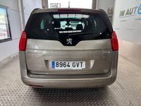 Usado Peugeot 5008 Premium 112 CV (82 kW) 2010 Beige Monovolumen
