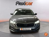 Usado Skoda Octavia Selection 150 CV (110 kW) 2023 Gris / plata Familiar