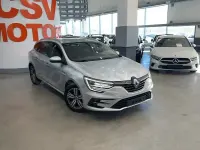 Usado Renault Mégane IV Equilibre 140 CV (102 kW) 2022 Gris / plata Berlina