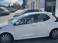 Usado Toyota Yaris Hybrid Active 116 CV (85 kW) 2023 Blanco Berlina