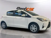 Usado Toyota Yaris Active 69 CV (50 kW) 2019 Blanco Berlina