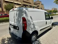 Usado Fiat Doblò 90 CV (66 kW) 2011 Blanco Monovolumen