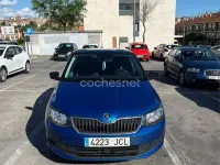 Usado Skoda Fabia Ambition 75 CV (55 kW) 2015 Azul Berlina