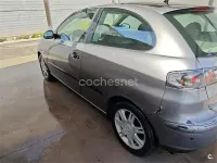 Usado Seat Ibiza Reference 75 CV (55 kW) 2003 Gris / plata Utilitario