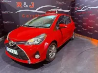 Usado Toyota Yaris Advance 99 CV (72 kW) 2016 Rojo Berlina