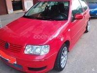 Usado VW Polo Trendline 60 CV (44 kW) 2000 Rojo Berlina