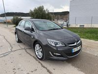 Usado Opel Astra Dynamic 136 CV (100 kW) 2015 Gris / plata Berlina