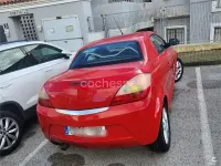 Usado Opel Tigra Enjoy 70 CV (51 kW) 2006 Rojo Descapotable