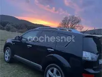 Usado Mitsubishi Outlander Plus 170 CV (125 kW) 2008 Negro SUV