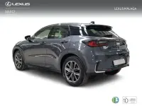 Usado Lexus LBX 136 CV (100 kW) 2025 Gris / plata SUV