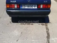 Usado Mercedes 190 136 CV (100 kW) 1989 Azul Berlina