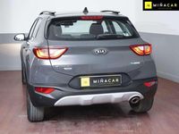Usado Kia Stonic 101 CV (74 kW) 2021 Gris SUV