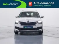 Usado Skoda Kamiq Ambition 110 CV (80 kW) 2022 Blanco SUV