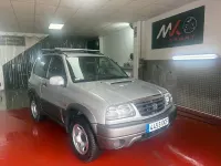Usado Suzuki Vitara 90 CV (66 kW) 2004 Gris / plata SUV