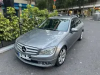 Usado Mercedes C200 Avantgarde 136 CV (100 kW) 2010 Gris Berlina