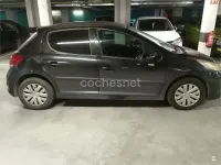 Usado Peugeot 207 70 CV (51 kW) 2010 Negro Berlina