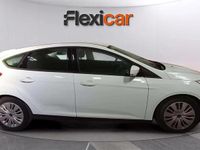 Usado Ford Focus 125 CV (91 kW) 2015 Blanco Berlina