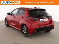 Usado Toyota Yaris Hybrid Style 116 CV (85 kW) 2022 Rojo Berlina
