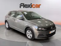 Usado VW Polo Advance 75 CV (55 kW) 2018 Gris Utilitario