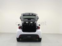 Usado Toyota Yaris Hybrid Active 116 CV (85 kW) 2021 Blanco Berlina