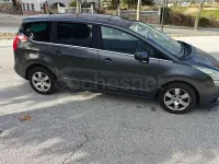 Usado Peugeot 5008 Access 115 CV (84 kW) 2012 Gris / plata Monovolumen