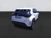 Usado Toyota Yaris Cross Active 116 CV (85 kW) 2023 Blanco SUV