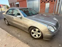Usado Mercedes E270 Avantgarde 170 CV (125 kW) 2003 Gris / plata Familiar
