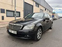 Usado Mercedes C200 Elegance 136 CV (100 kW) 2010 Negro Berlina