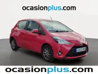 Usado Toyota Yaris Active 111 CV (81 kW) 2018 Rojo Utilitario