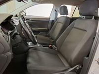 Usado VW T-Roc 110 CV (80 kW) 2022 Plata claro metalizado SUV