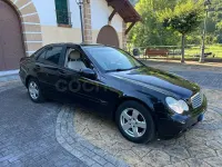 Usado Mercedes C200 Classic 116 CV (85 kW) 2001 Negro Berlina