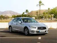 Usado Infiniti Q50 170 CV (125 kW) 2015 Gris / plata Berlina
