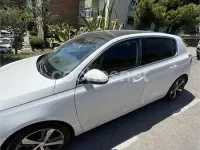Usado Peugeot 308 Allure 110 CV (80 kW) 2015 Blanco Berlina