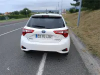 Usado Toyota Yaris Hybrid 100 CV (73 kW) 2020 Blanco Berlina