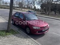 Usado Peugeot 306 90 CV (66 kW) 2001 Rojo Berlina