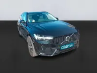 Begagnad Volvo XC60 Plus 197 HK (144 kW) 2022 Svart SUV
