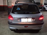 Usado Peugeot 206 70 CV (51 kW) 2002 Gris / plata Berlina