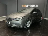 Usado Opel Astra Selective 125 CV (91 kW) 2018 Gris / plata Berlina