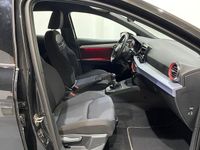 Usado Seat Ibiza FR 115 CV (84 kW) 2024 Negro Utilitario