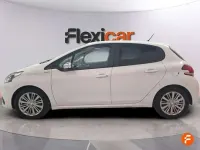 Używany Peugeot 208 Style 75 KM (55 kW) 2017 Biały Hatchback