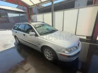 Usado Volvo V40 122 CV (89 kW) 2003 Gris / plata Familiar
