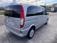 Usado Mercedes Viano 150 CV (110 kW) 2004 Gris / plata Monovolumen