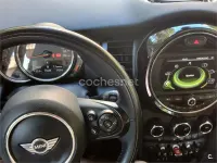 Usado Mini ONE 102 CV (75 kW) 2017 Rojo Utilitario