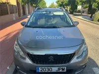 Usado Peugeot 2008 Active 100 CV (73 kW) 2016 Gris / plata SUV