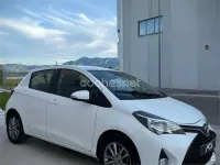 Usado Toyota Yaris Active 69 CV (50 kW) 2015 Blanco Utilitario