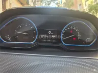 Usado Peugeot 2008 Allure 120 CV (88 kW) 2015 Marrón SUV
