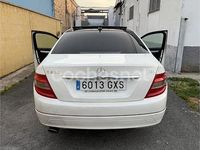 Usado Mercedes C220 170 CV (125 kW) 2010 Blanco Berlina