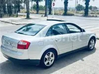 Usado Audi A4 163 CV (119 kW) 2003 Gris / plata Berlina